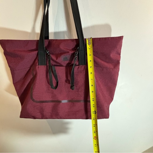 ADIDAS Gym Bag with Yoga Mat Straps Lined Interior Pocket Tote Style - Picture 3 of 12